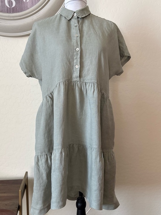 Tahari Dresses & Skirts - Tahari Sage Green Tiered Midi Button-Up 100% linen Dress. M
